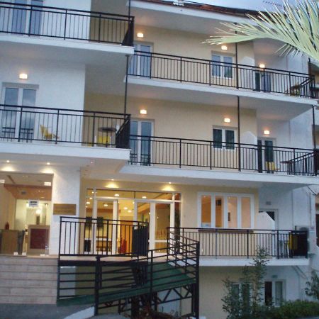 Haris Apartments Herszonisszosz Kültér fotó