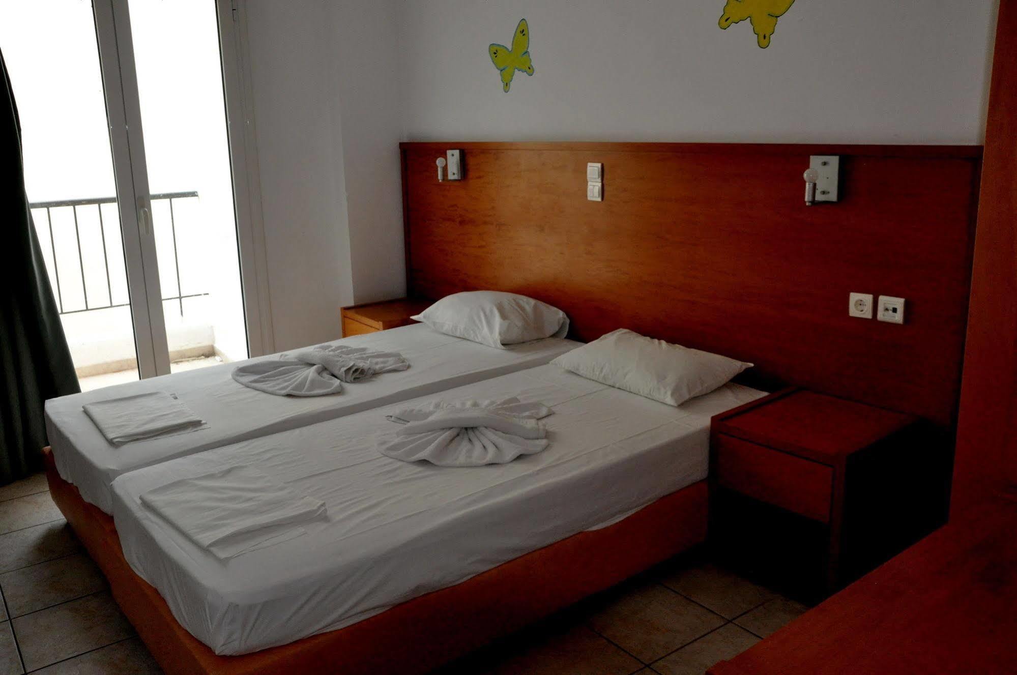 Haris Apartments Herszonisszosz Kültér fotó
